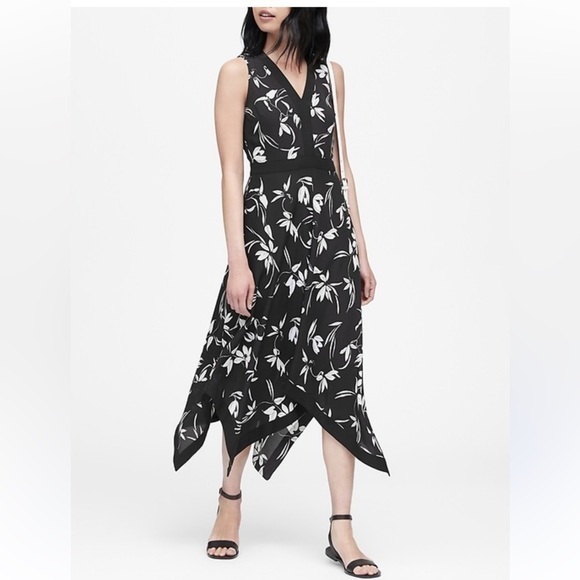 Banana Republic Dresses & Skirts - Banana Republic Black and White Handkerchief-Hem Dress